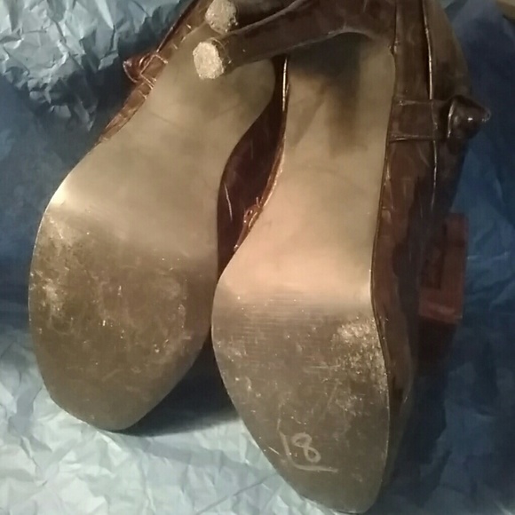 Ladies crocodile print embossed booties - Picture 3 of 6